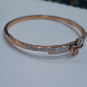 Handmade Clover Design Women's Bracelets - Image 5