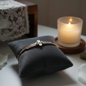Handmade Clover Design Women's Bracelets - Image 2