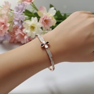 Handmade Clover Design Women's Bracelets - Image 6