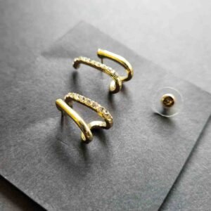Two Claws Stud Women's Earrings - Image 1