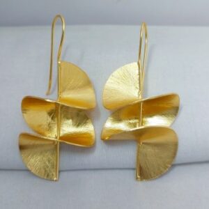 Handmade Brass Twist Women's Earring - Image 2