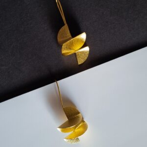 Handmade Brass Twist Women's Earring - Image 4