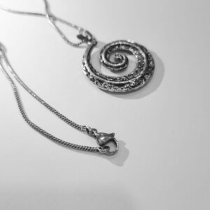 Oxidized Celtic spiral Men's pendant - Image 4