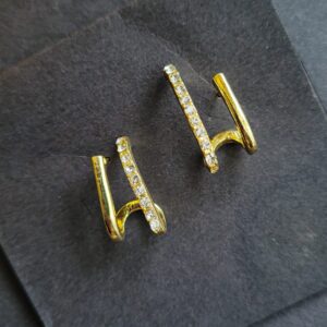 Two Claws Stud Women's Earrings - Image 2