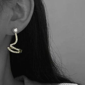 Twisted Geometrical cuff Women's Earrings - Image 2