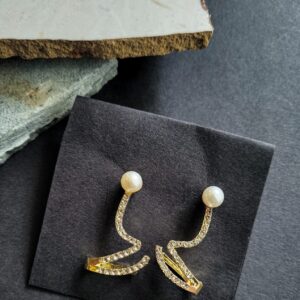 Twisted Geometrical cuff Women's Earrings - Image 1