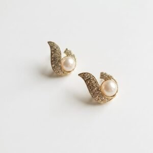 Decor Pearl Stud Women's Earrings - Image 5