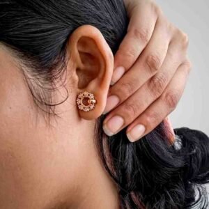 Luxe Halo Stud Women's Earrings - Image 1