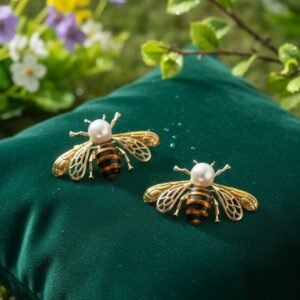 The Queen of Bloom Brooch - Image 5