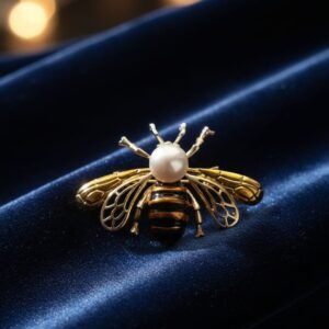 The Queen of Bloom Brooch - Image 3