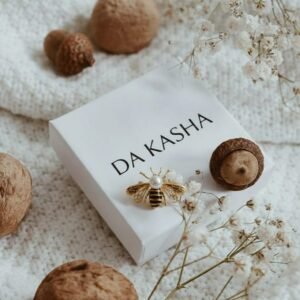 The Queen of Bloom Brooch - Image 8