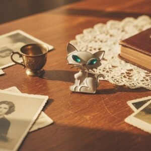 Moon whispers White Cat Brooch - Image 1