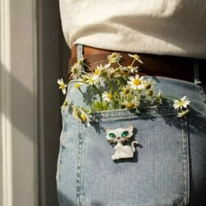 Moon whispers White Cat Brooch - Image 6